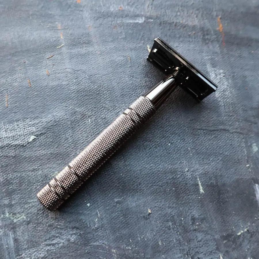 Double Edge Safety Razor Shaving Kit - Metallic Black – SWOP - shop ...